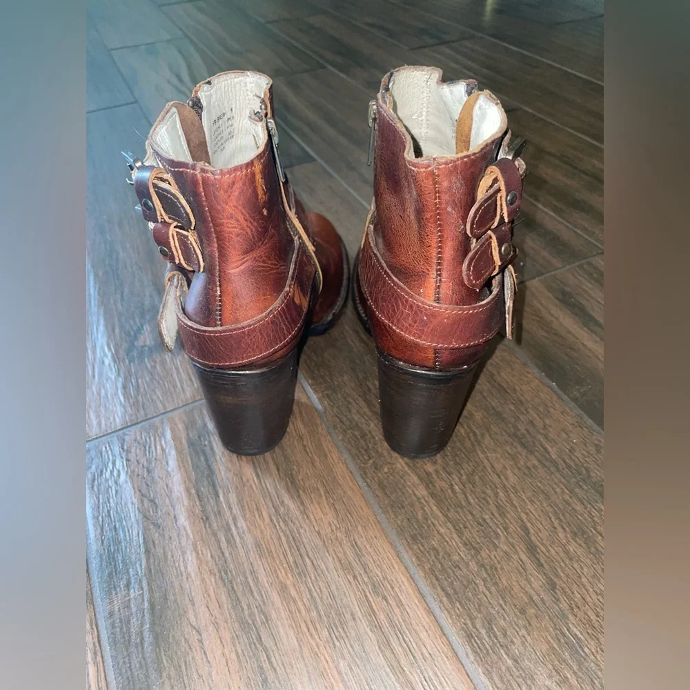 FREEBIRD Distressed Boho Western Leather Buckle Brown Ankle Boots Size 9
